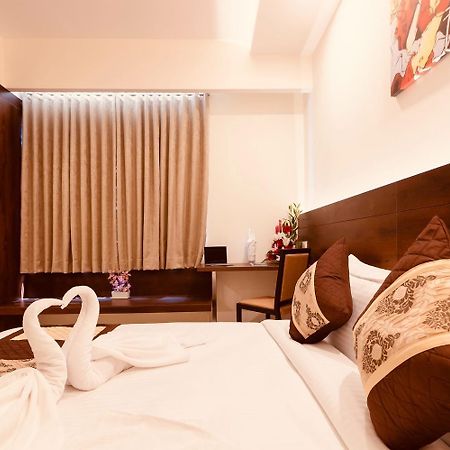 Hotel Crystal Inn Plaza Delhi Airport ニューデリー エクステリア 写真