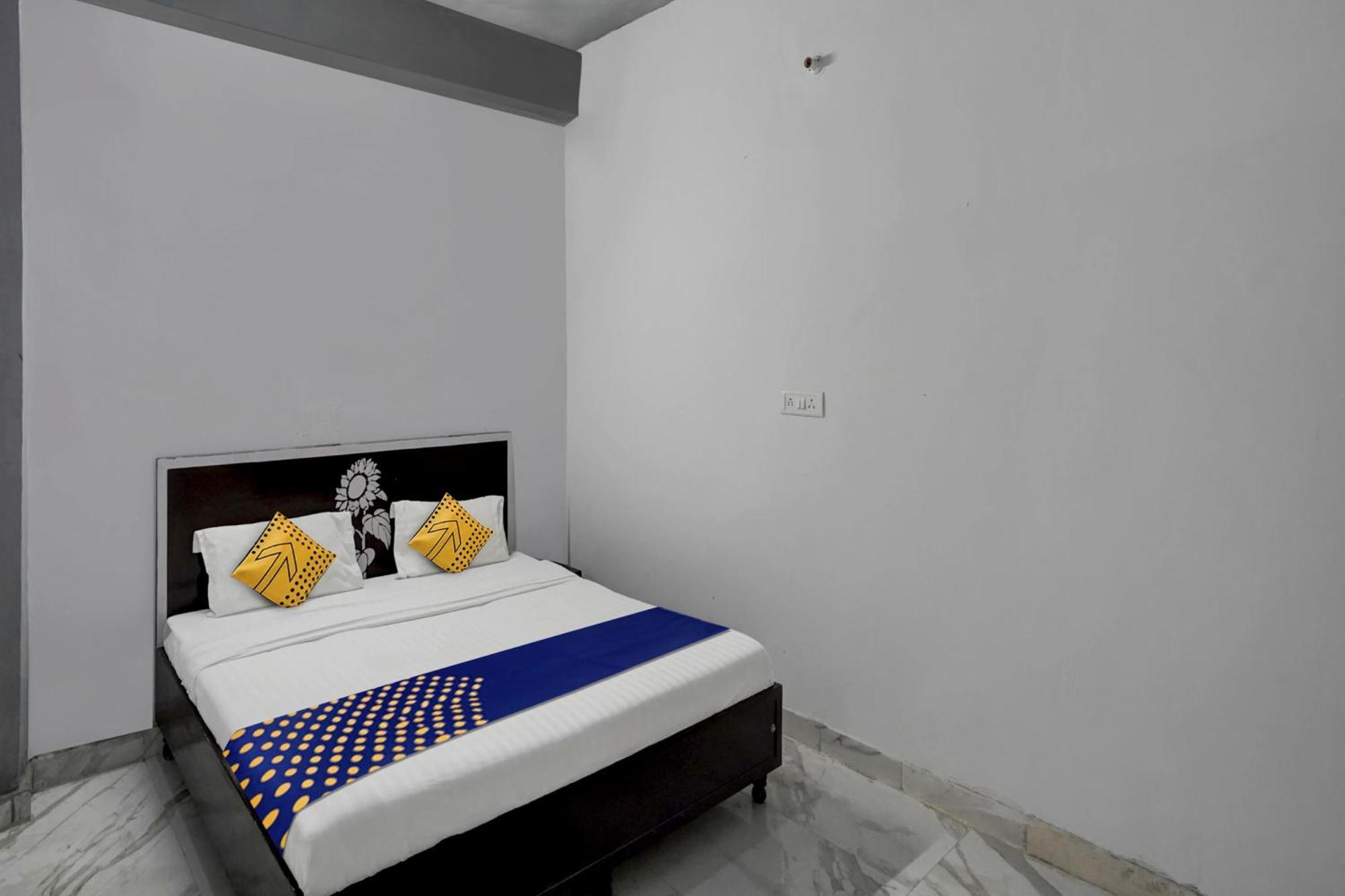 Hotel Crystal Inn Plaza Delhi Airport ニューデリー 部屋 写真