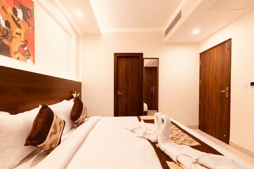 Hotel Crystal Inn Plaza Delhi Airport ニューデリー エクステリア 写真
