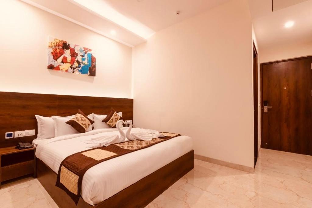 Hotel Crystal Inn Plaza Delhi Airport ニューデリー エクステリア 写真