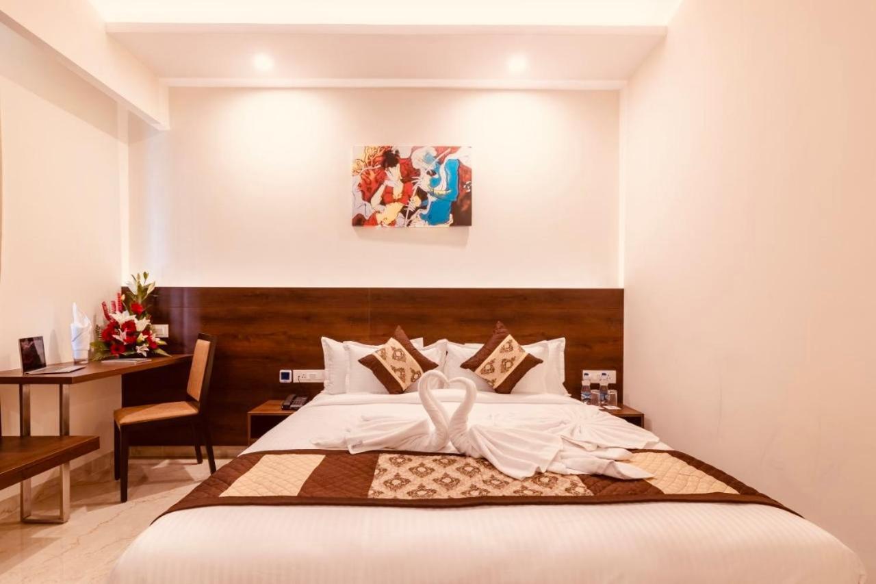 Hotel Crystal Inn Plaza Delhi Airport ニューデリー エクステリア 写真